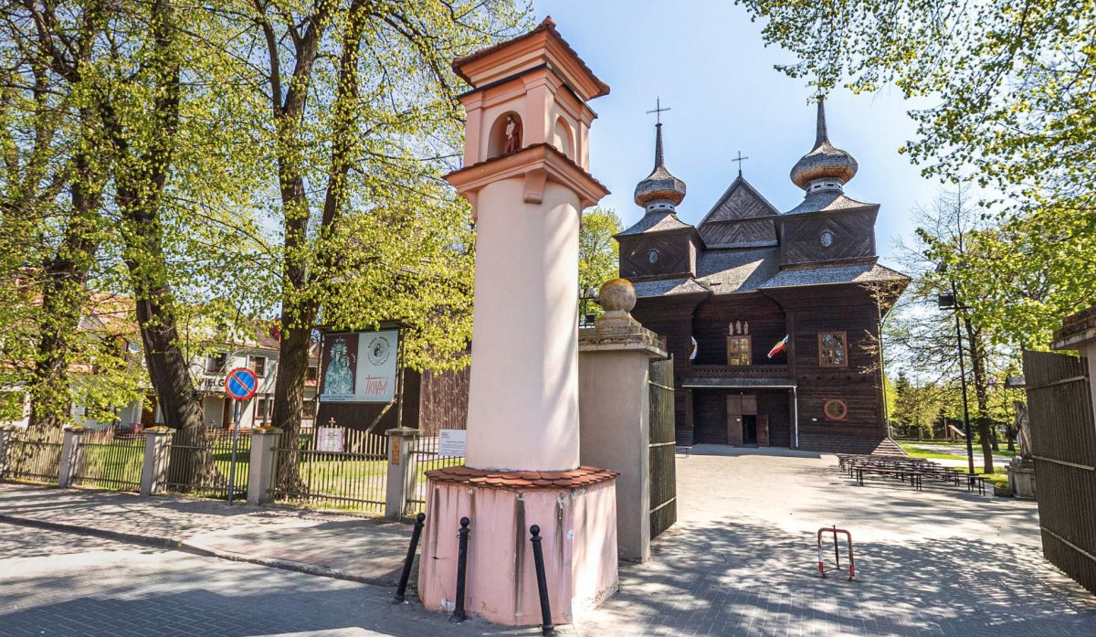 Pręgież – Kolumna (przed bramą)