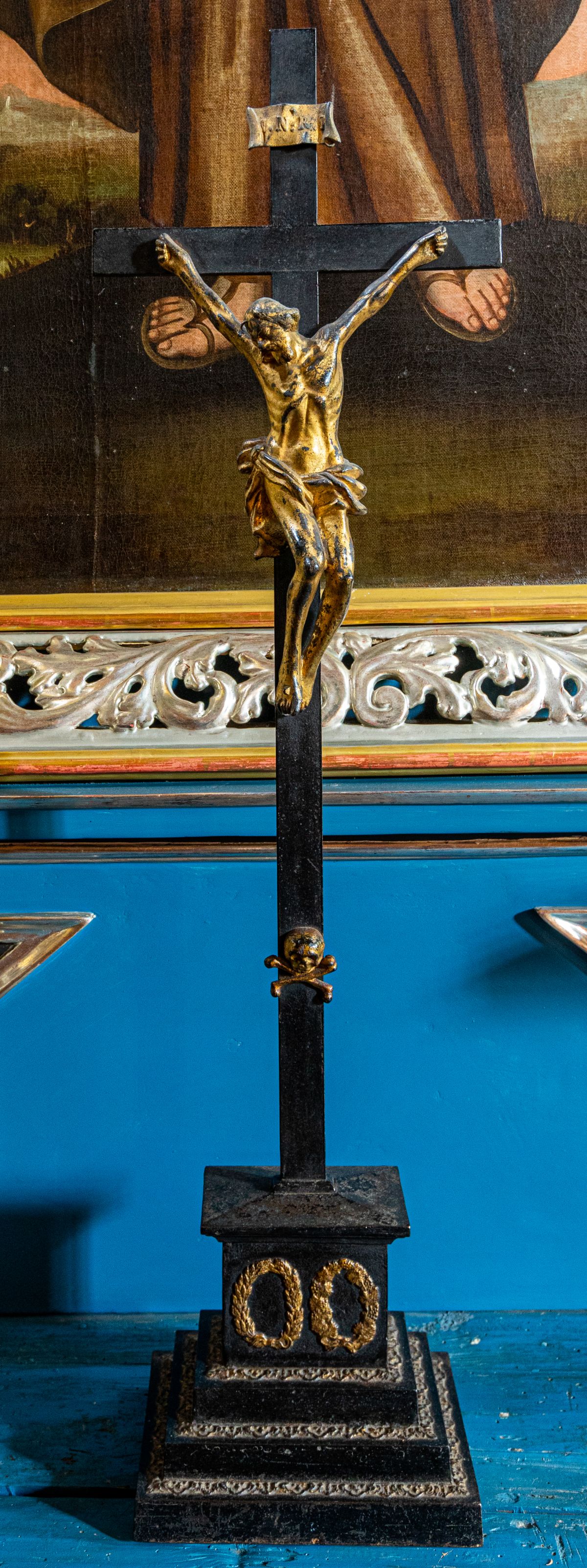 Altar cross,